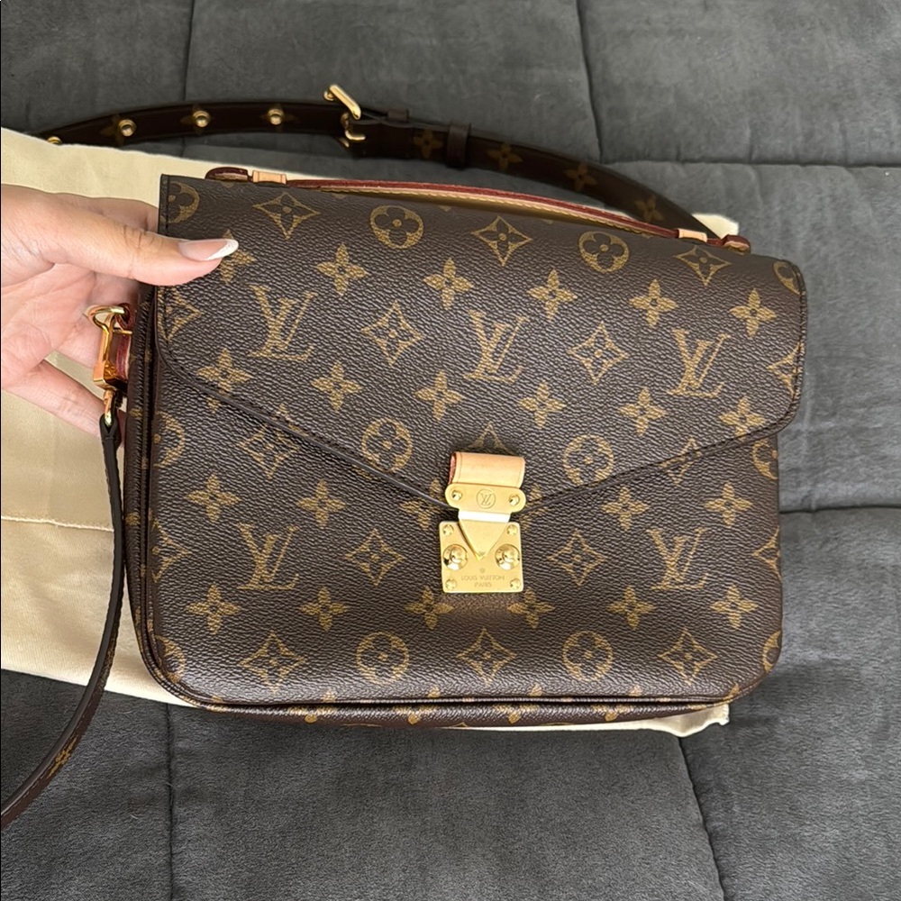 Louis Vuitton Pochette Métis Monogram Brown Crossbody Bag